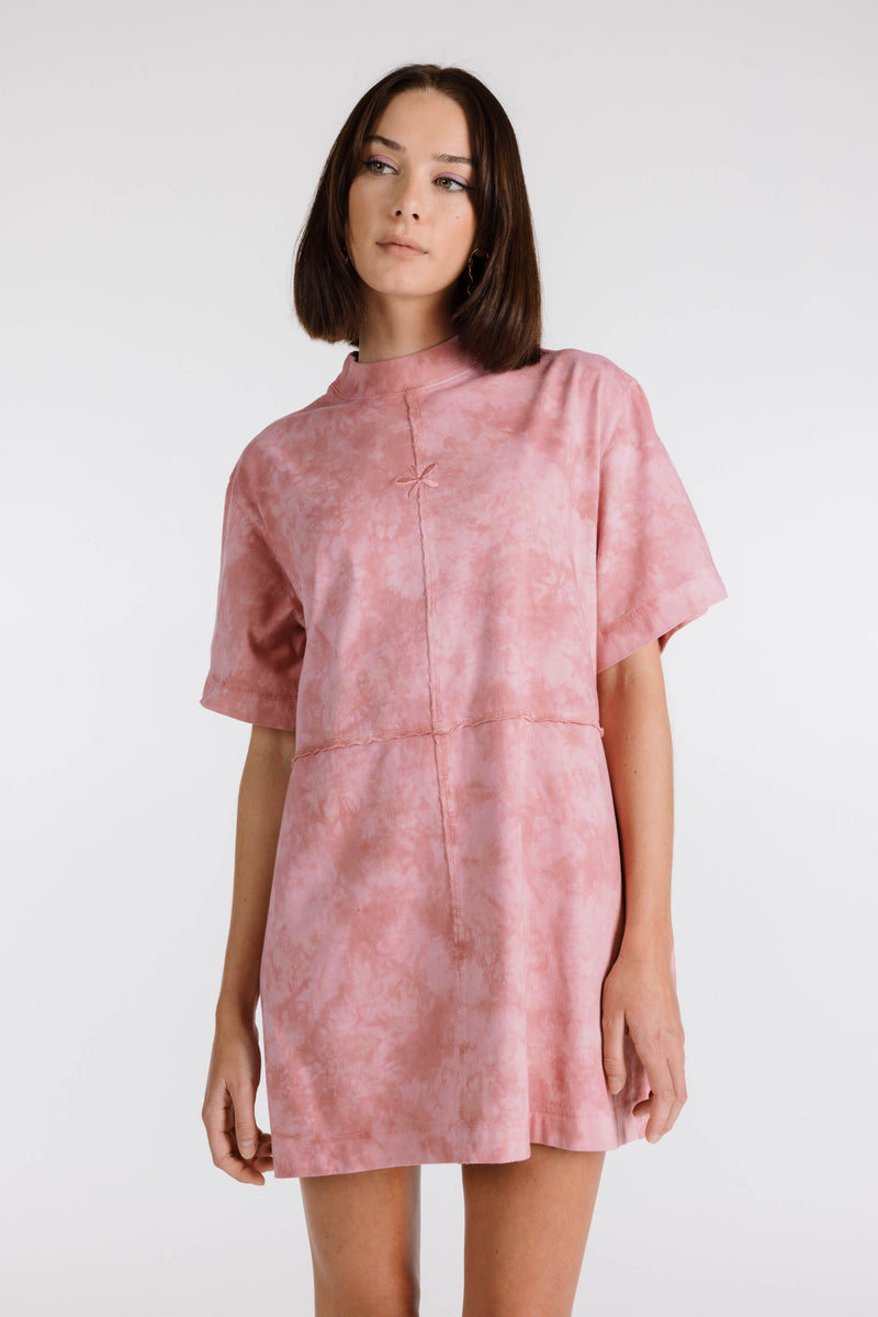 LE FLEUR ORGANIC COTTON TIE DYE SHIRT DRESS - CARNATION