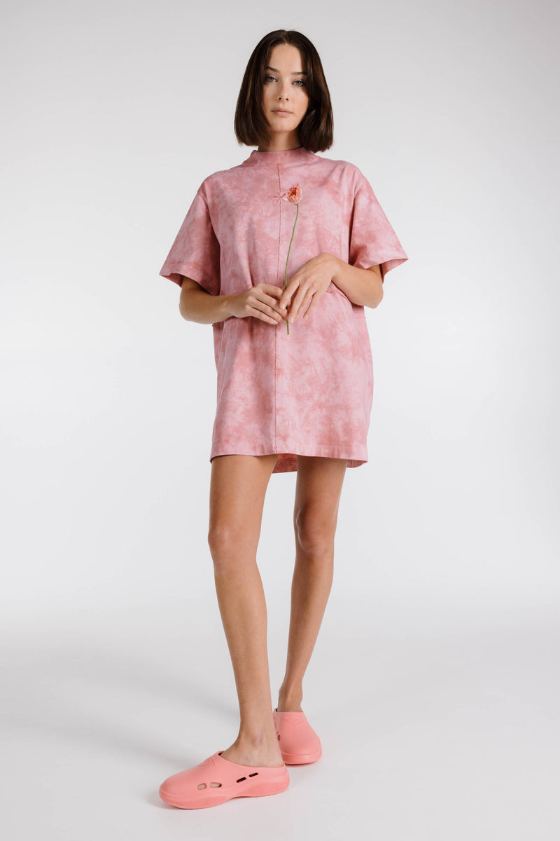 LE FLEUR ORGANIC COTTON TIE DYE SHIRT DRESS - CARNATION