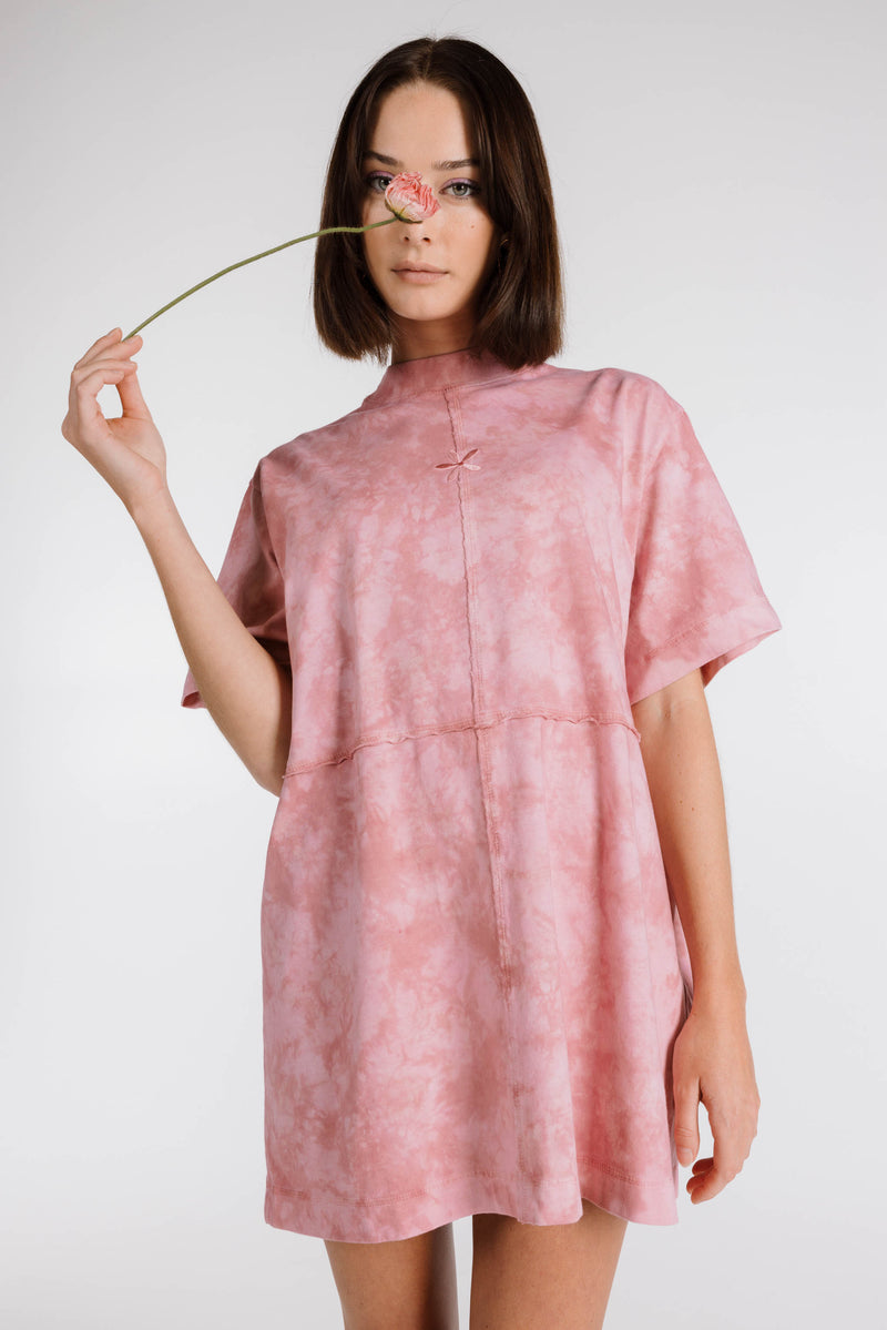 LE FLEUR ORGANIC COTTON TIE DYE SHIRT DRESS - CARNATION