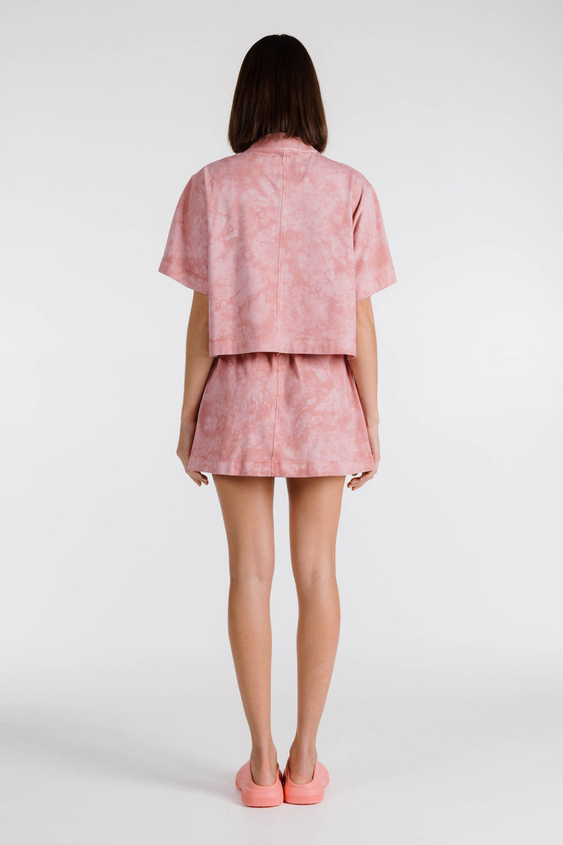 LE FLEUR ORGANIC COTTON TIE DYE MINI SKIRT - CARNATION