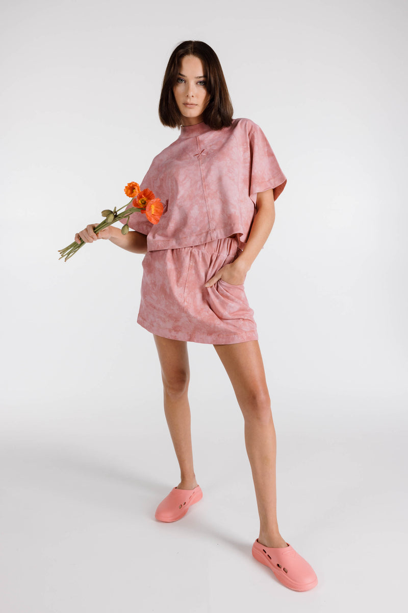 LE FLEUR ORGANIC COTTON TIE DYE MINI SKIRT - CARNATION