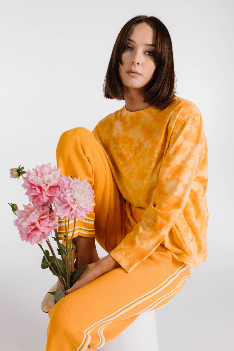 LE FLEUR ORGANIC COTTON TIE DYE LONG SLEEVE SHIRT - TURMERIC