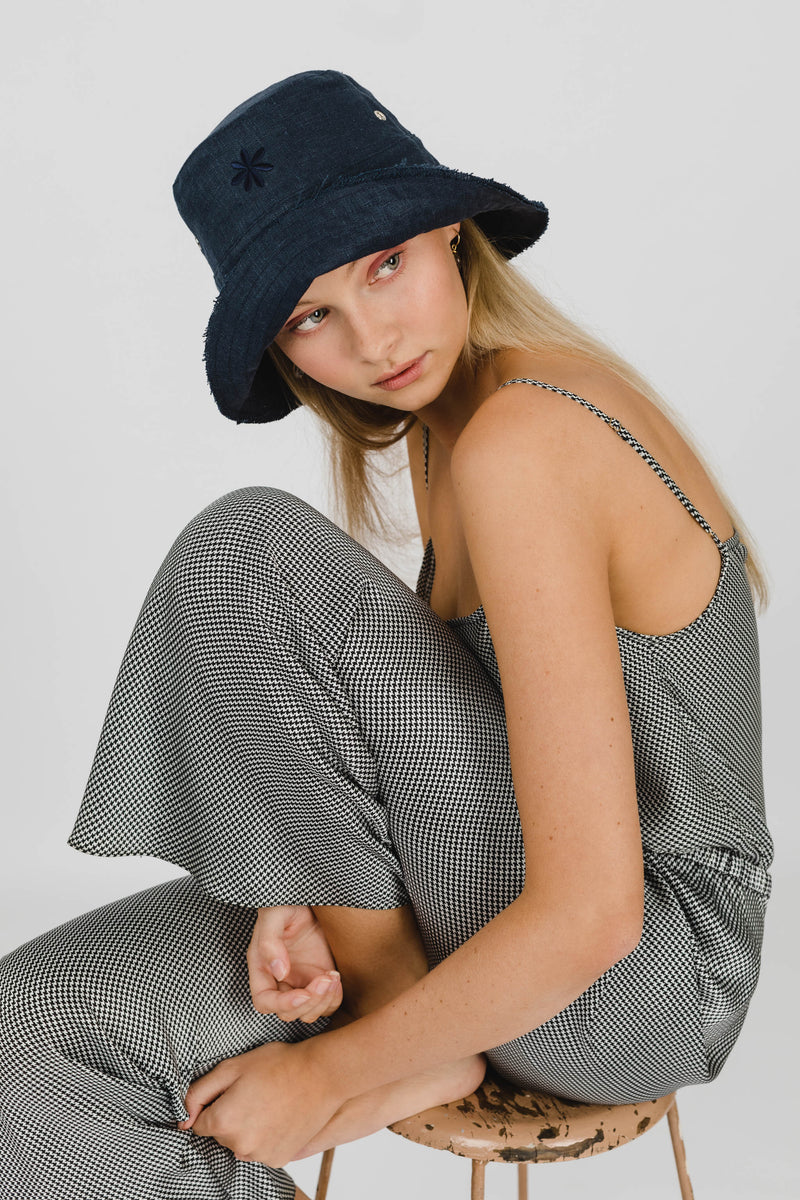 FLOWER POWER LINEN BUCKET HAT - FRENCH NAVY