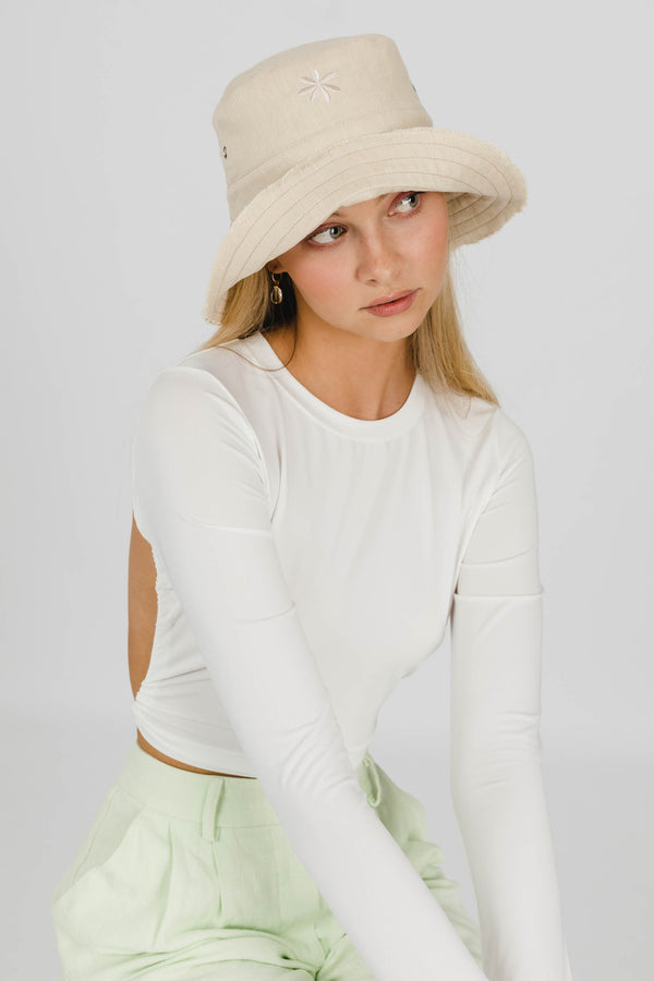FLOWER POWER BUCKET HAT - sand