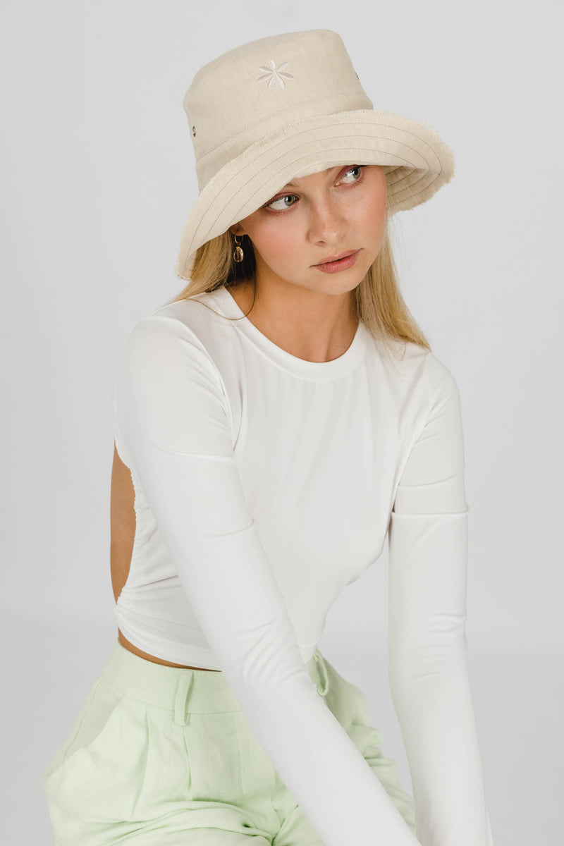 FLOWER POWER BUCKET HAT - sand